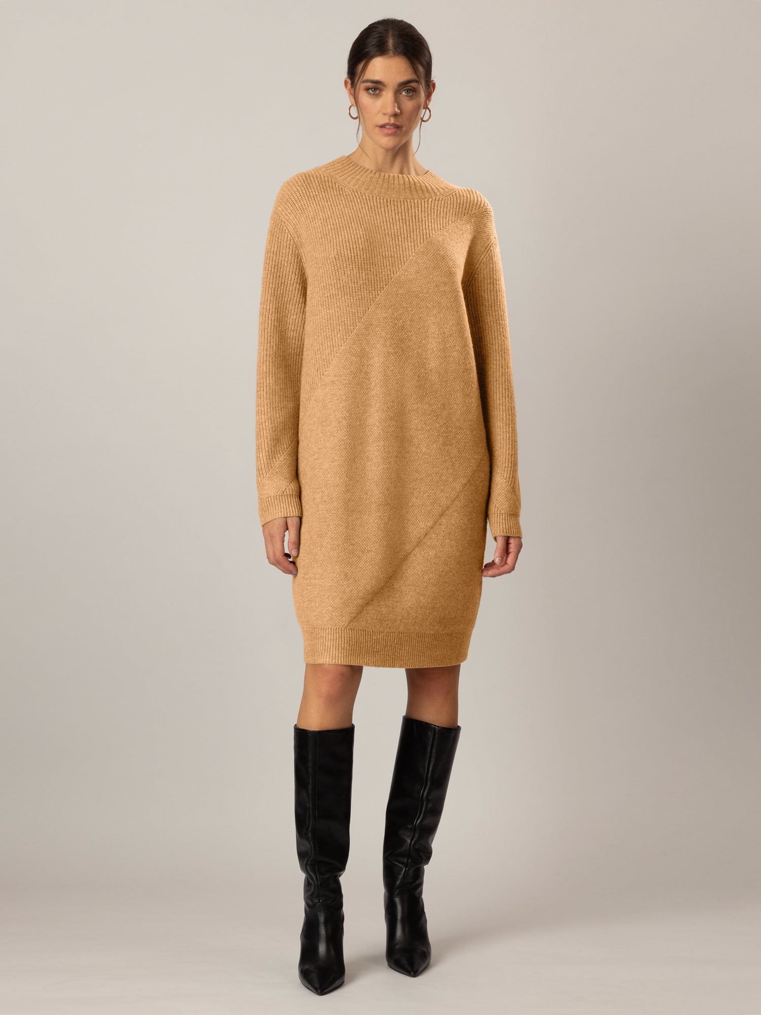 APART Oversized Strickkleid in Gerade Form | cognac