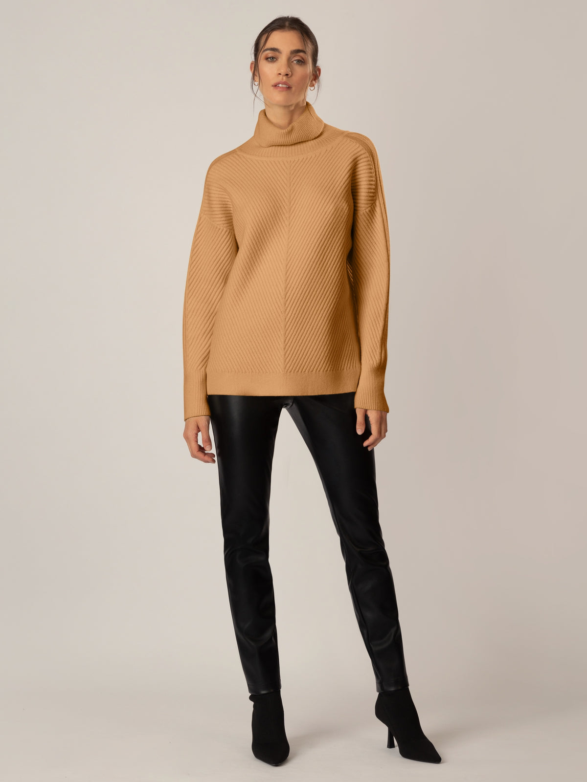 APART Pullover aus einer soften Viskose- Mischung mit Kaschmir | cognac