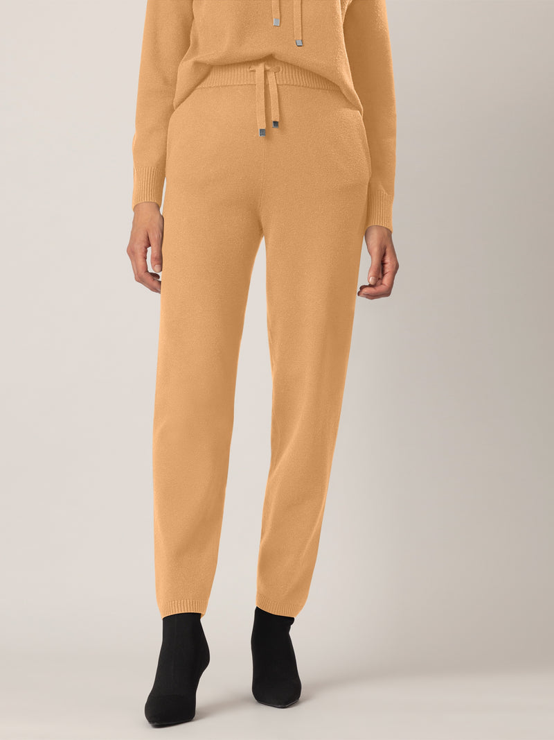 APART Strick-Jogpants aus einer soften Viskose- Mischung mit Kaschmir | cognac