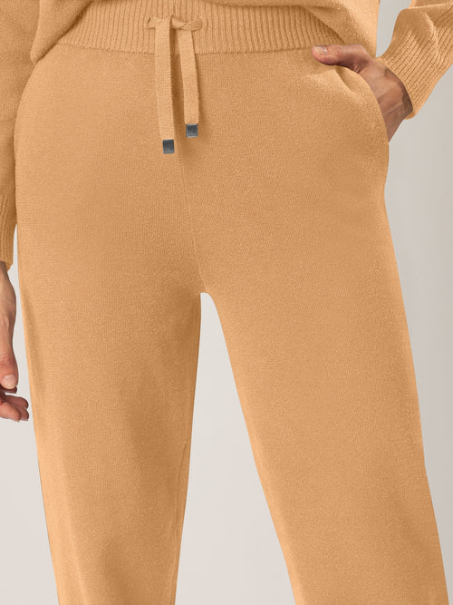 APART Strick-Jogpants aus einer soften Viskose- Mischung mit Kaschmir | cognac image 1