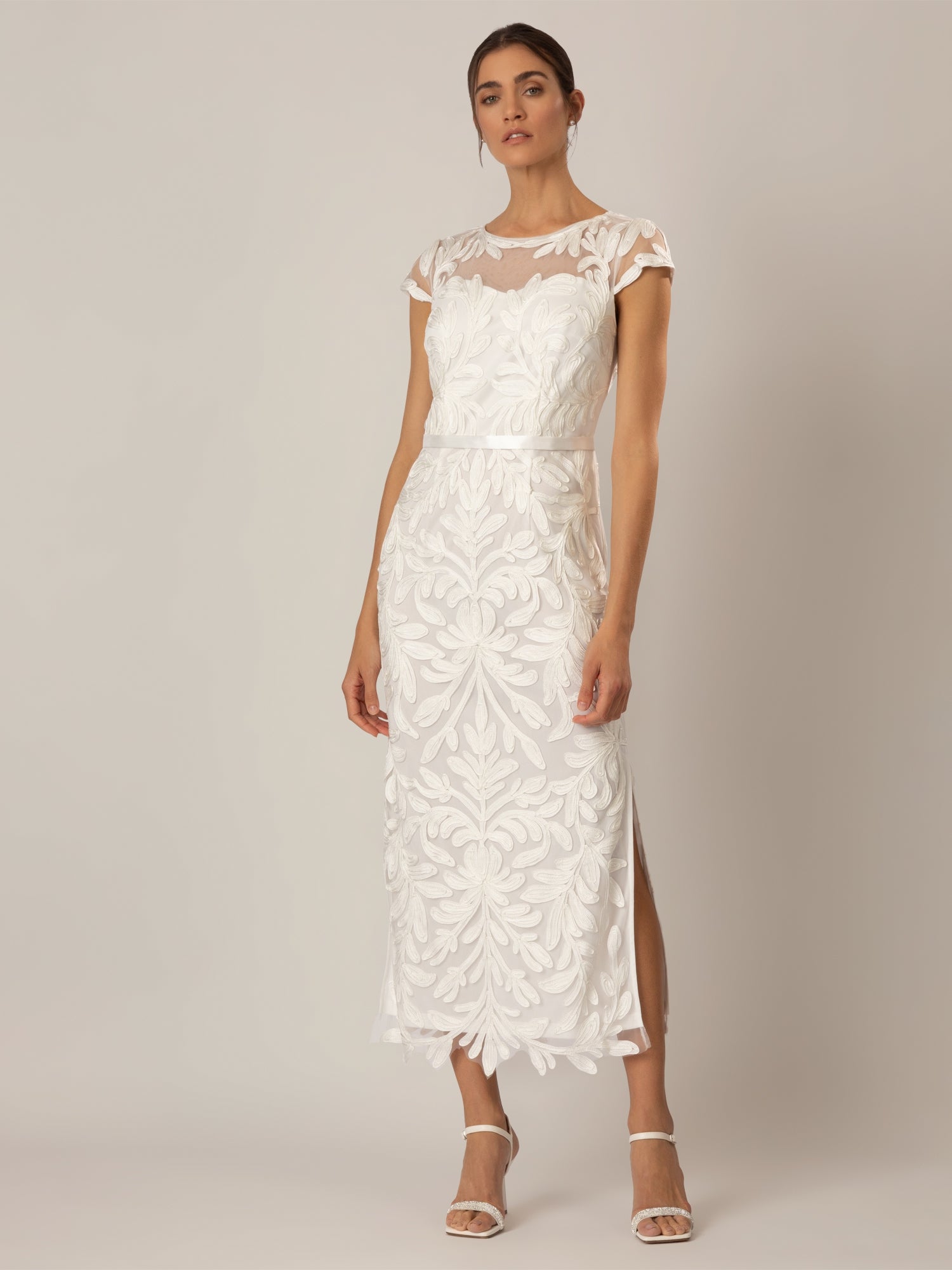 APART Hochzeitskleid langes allover aufwendig bestricktes Meshkleid | creme