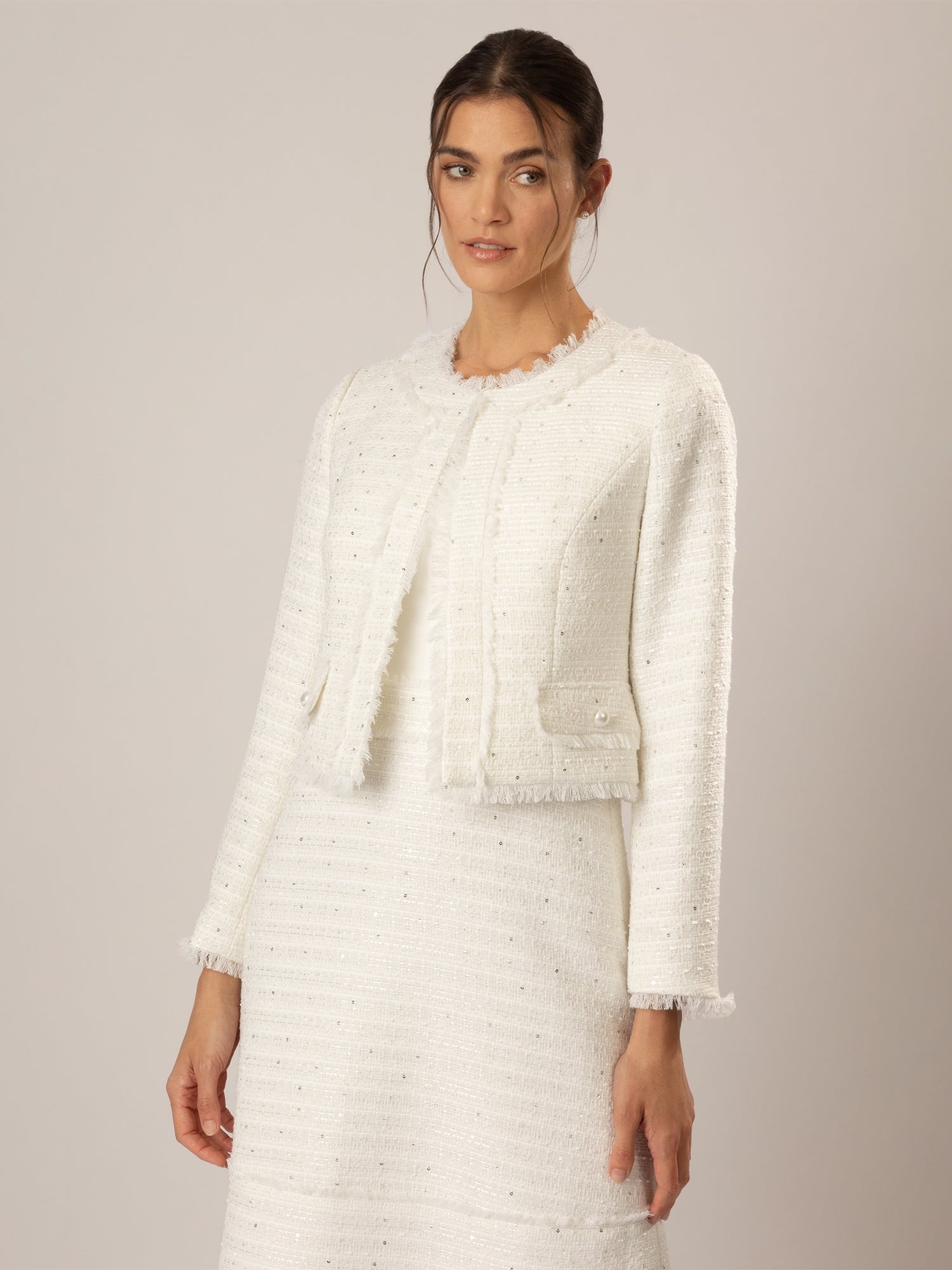 APART Boucle Blazer mit kleinen, eingewebten, silberfarbenen Pailletten | creme