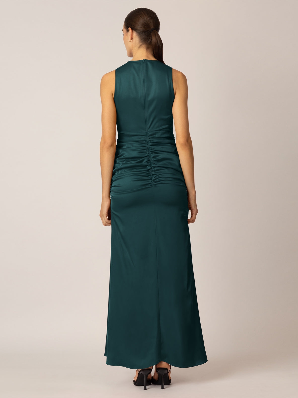 APART Matt schimmerndes Kleid aus Satin in Midi-Länge | emerald