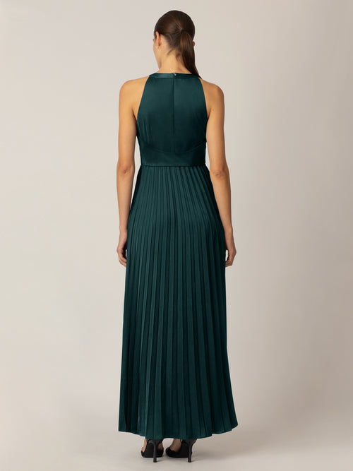 APART Satin-Plisseekleid aus mattschimmerndem und teilweise plissiertem Satin | emerald image 1