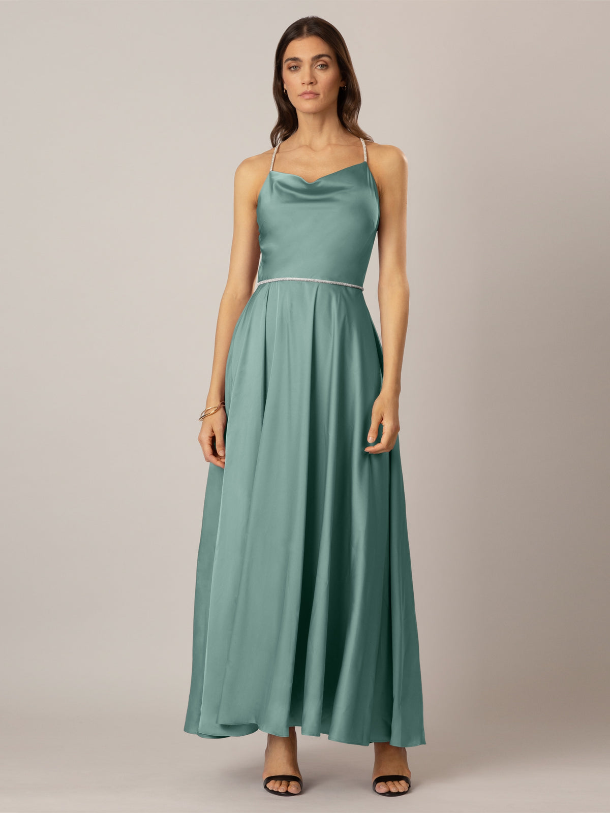 APART Satin-Abendkleid aus mattschimmerndem Satin | jade