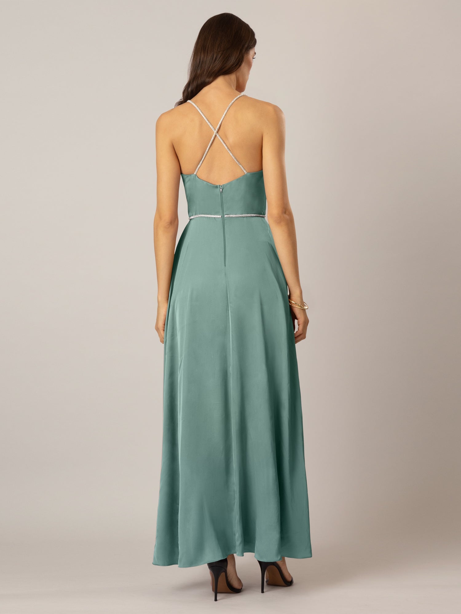 APART Satin-Abendkleid aus mattschimmerndem Satin | jade