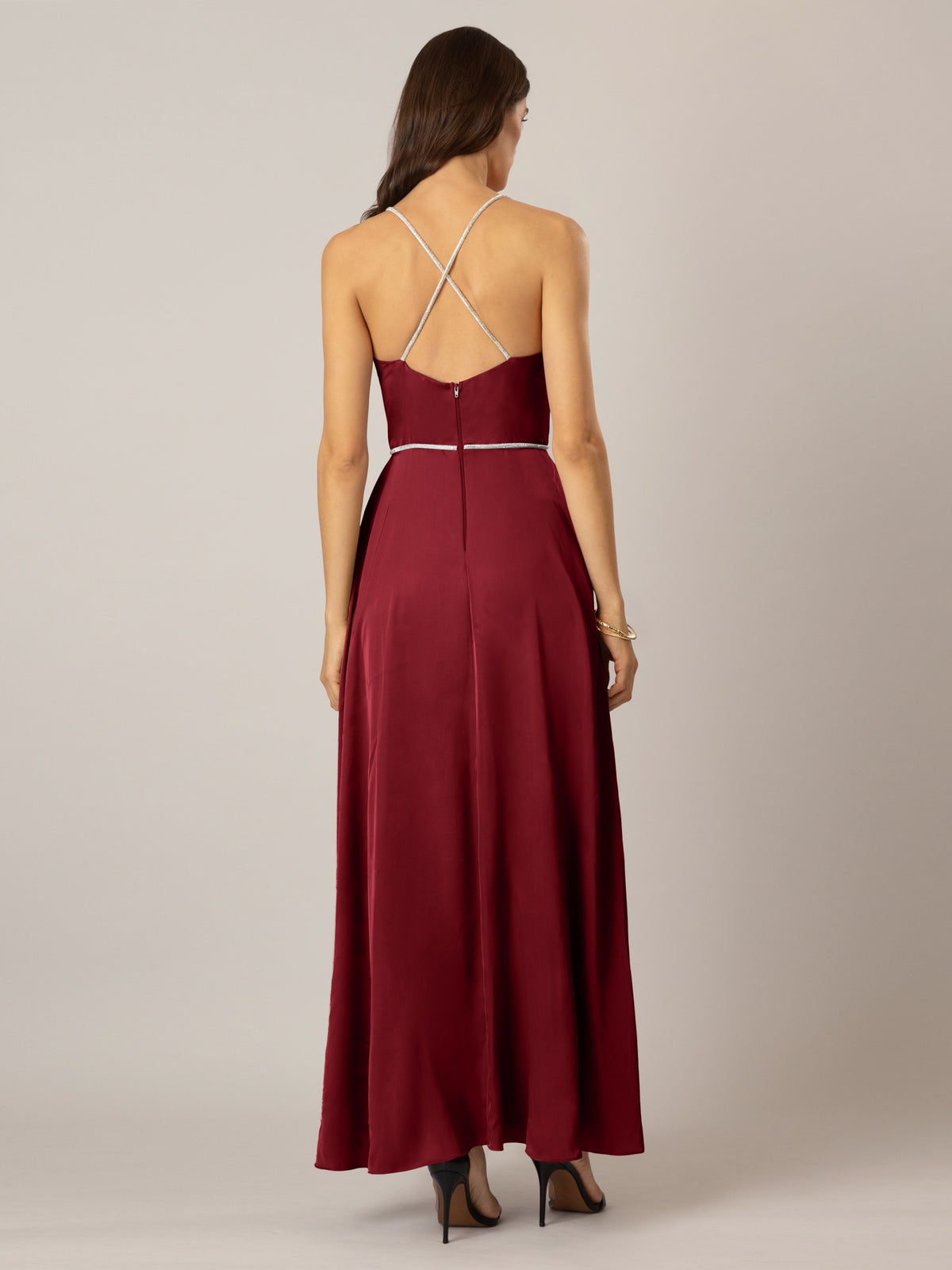 APART Satin-Abendkleid aus mattschimmerndem Satin | bordeaux