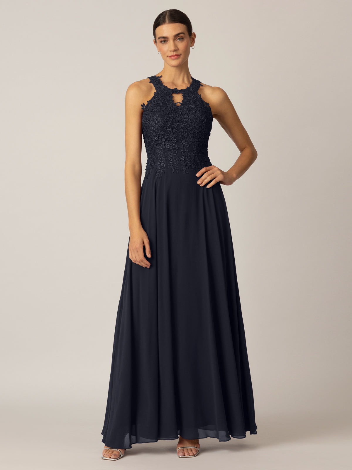 APART Abendkleid aus einer Plastischen Spitze und Chiffon | nachtblau