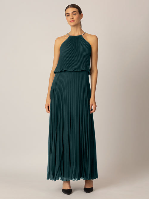 APART langes Plisseekleid im Neckholder Stil aus Chiffon | emerald image 1