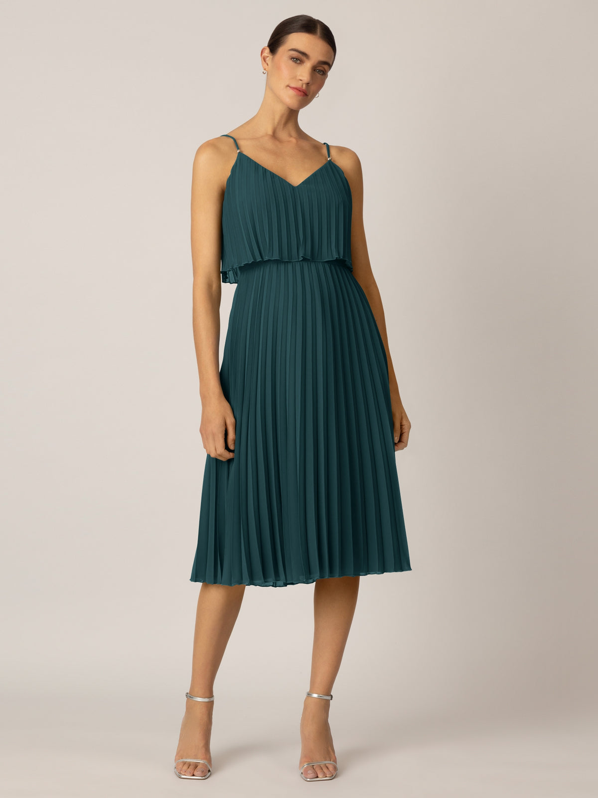 APART Cocktailkleid in 2in1 Optik | emerald