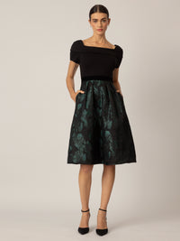 APART Cocktailkleid im Materialmix aus mattem Jacquard mit Blumenmuster und festem Jersey | schwarz-emerald