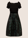 APART Cocktailkleid im Materialmix aus mattem Jacquard mit Blumenmuster und festem Jersey | schwarz-emerald