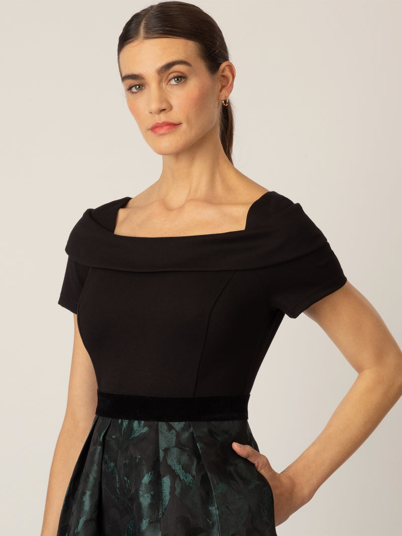 APART Cocktailkleid im Materialmix aus mattem Jacquard mit Blumenmuster und festem Jersey | schwarz-emerald