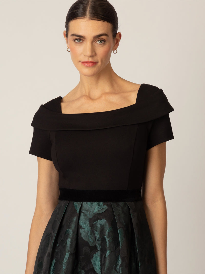 APART Cocktailkleid im Materialmix aus mattem Jacquard mit Blumenmuster und festem Jersey | schwarz-emerald