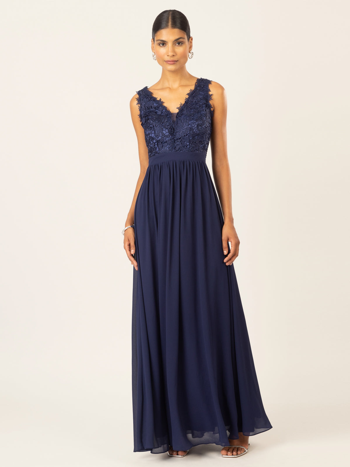 APART Langes Chiffon Kleid mit tiefer V-Ausschnitt | navy