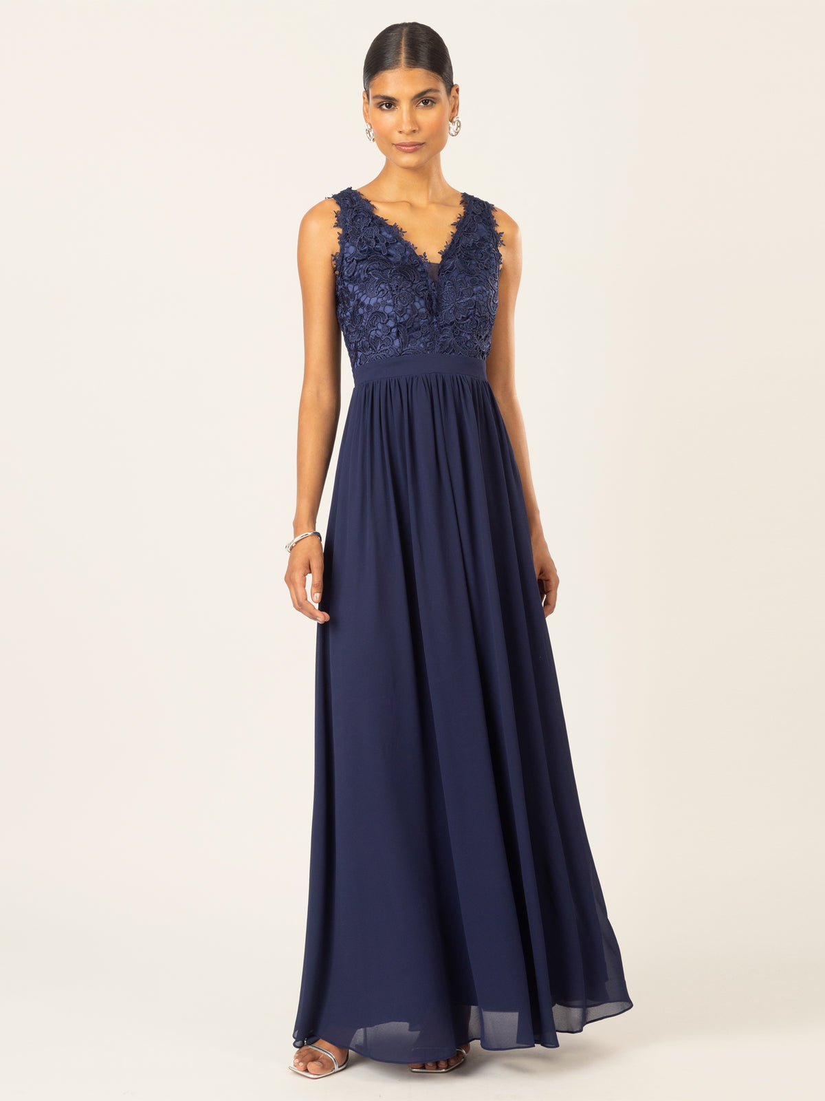 APART Langes Chiffon Kleid mit tiefer V-Ausschnitt | navy