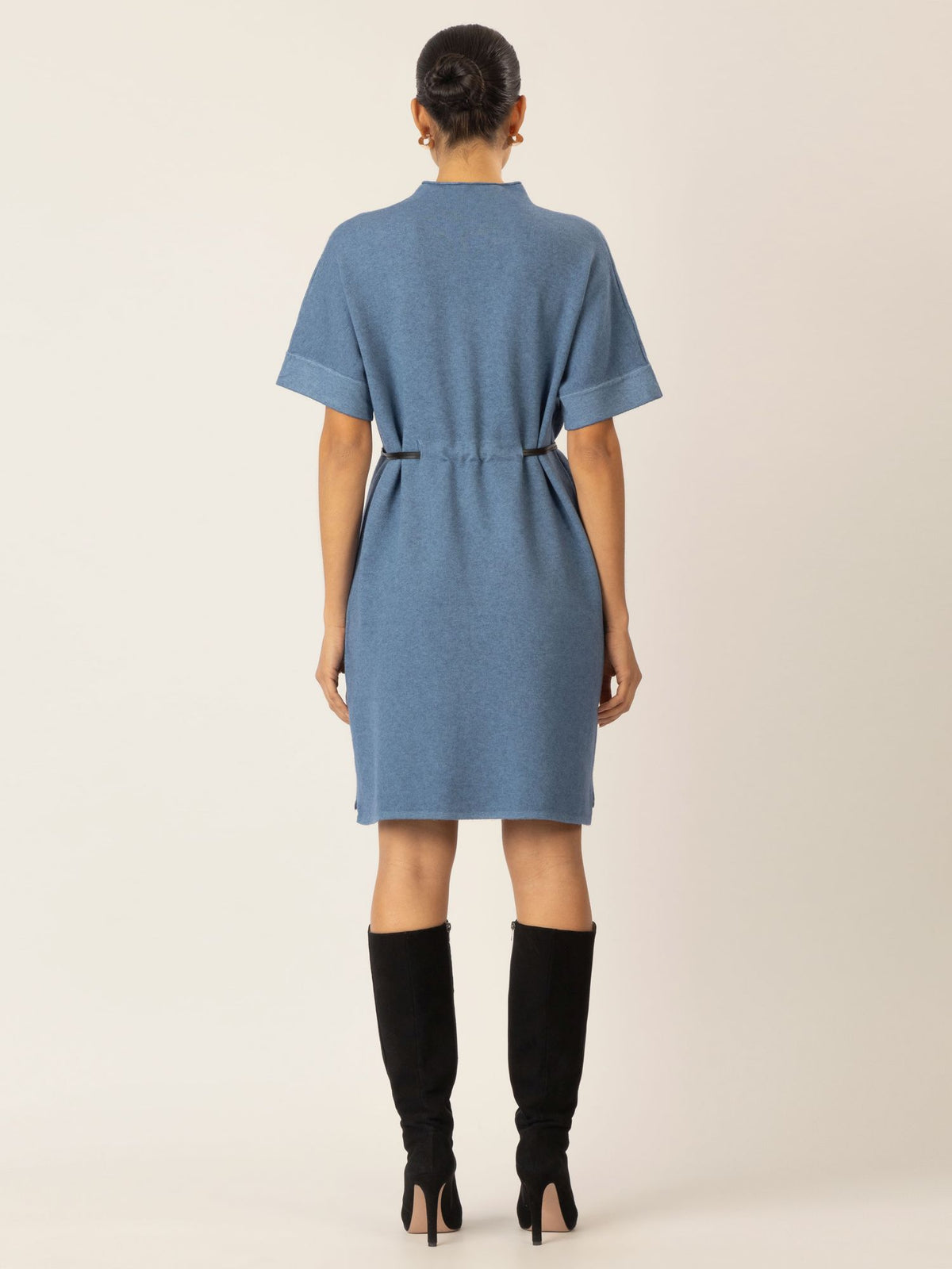 APART minimalistisches Strickkleid mit Dekogürtel | jeansblau