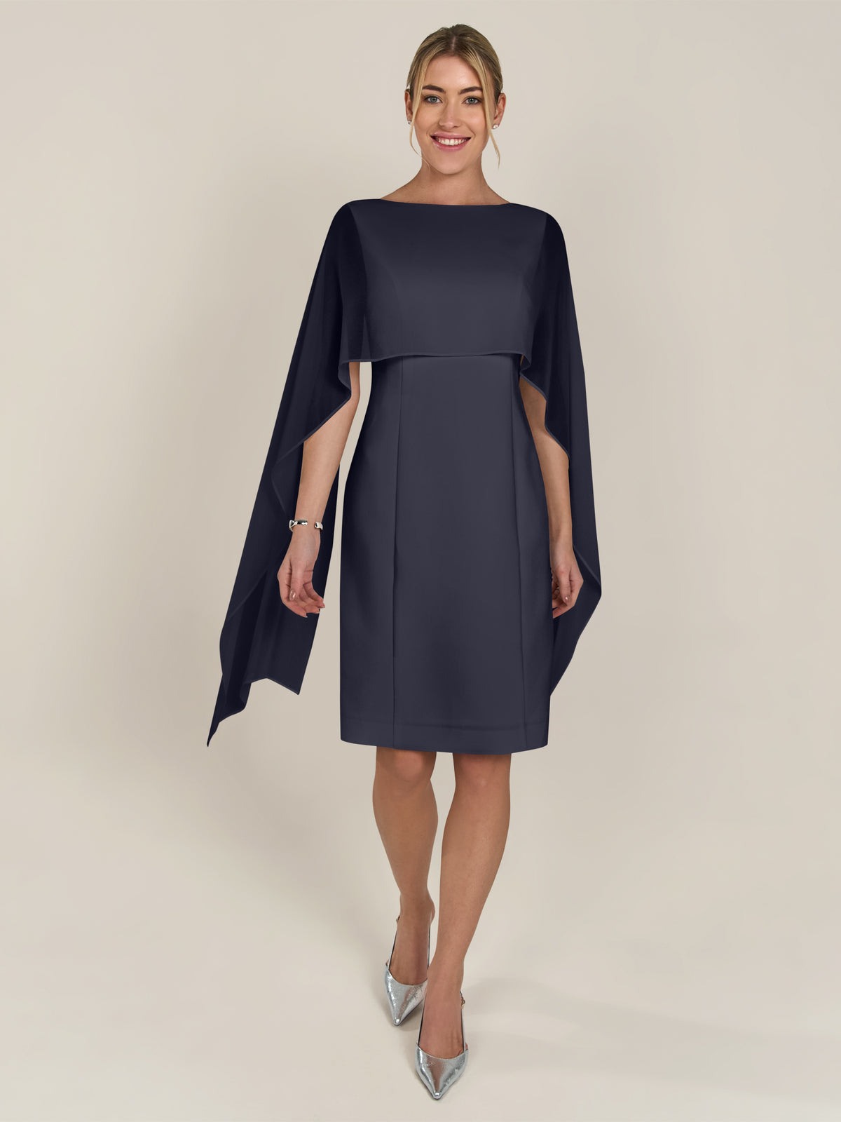 APART Kleid mit Chiffonstola aus einer leicht strukturierten Ware und angearbeitetem Cape | nachtblau