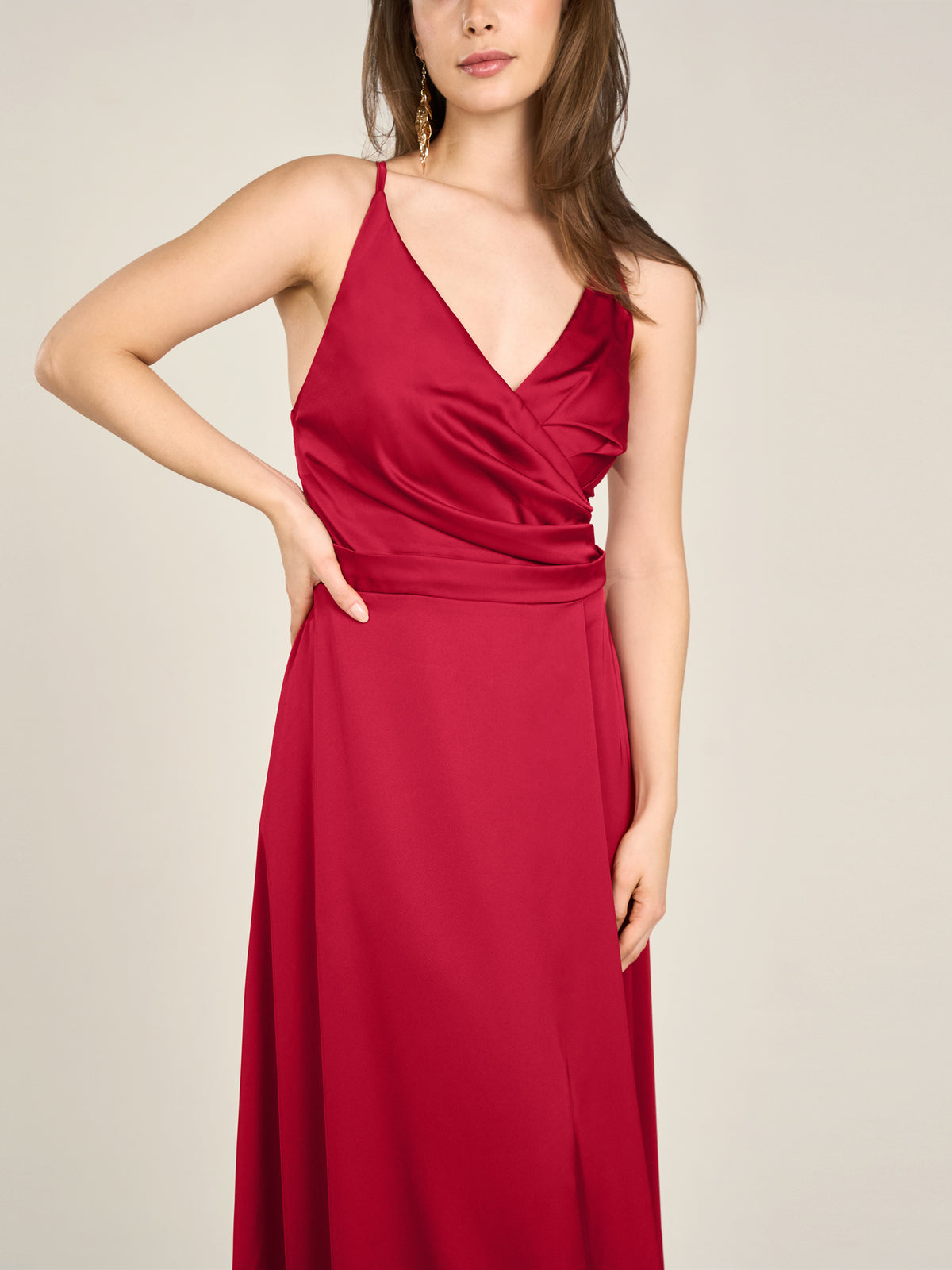 APART Satin-Abendkleid mit Wickeleffekt | rot