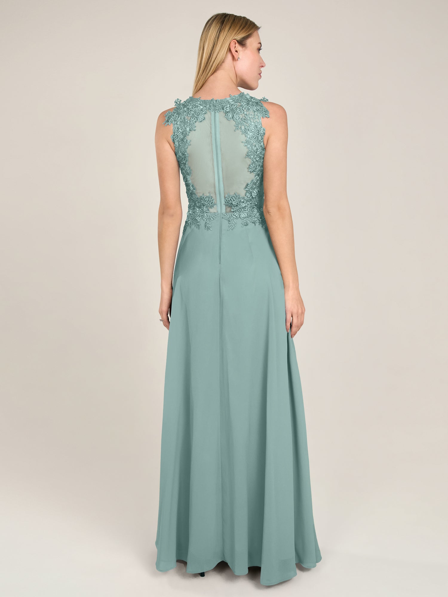 APART Abendkleid im Materialmix aus bestickter Spitze und Chiffon | jade