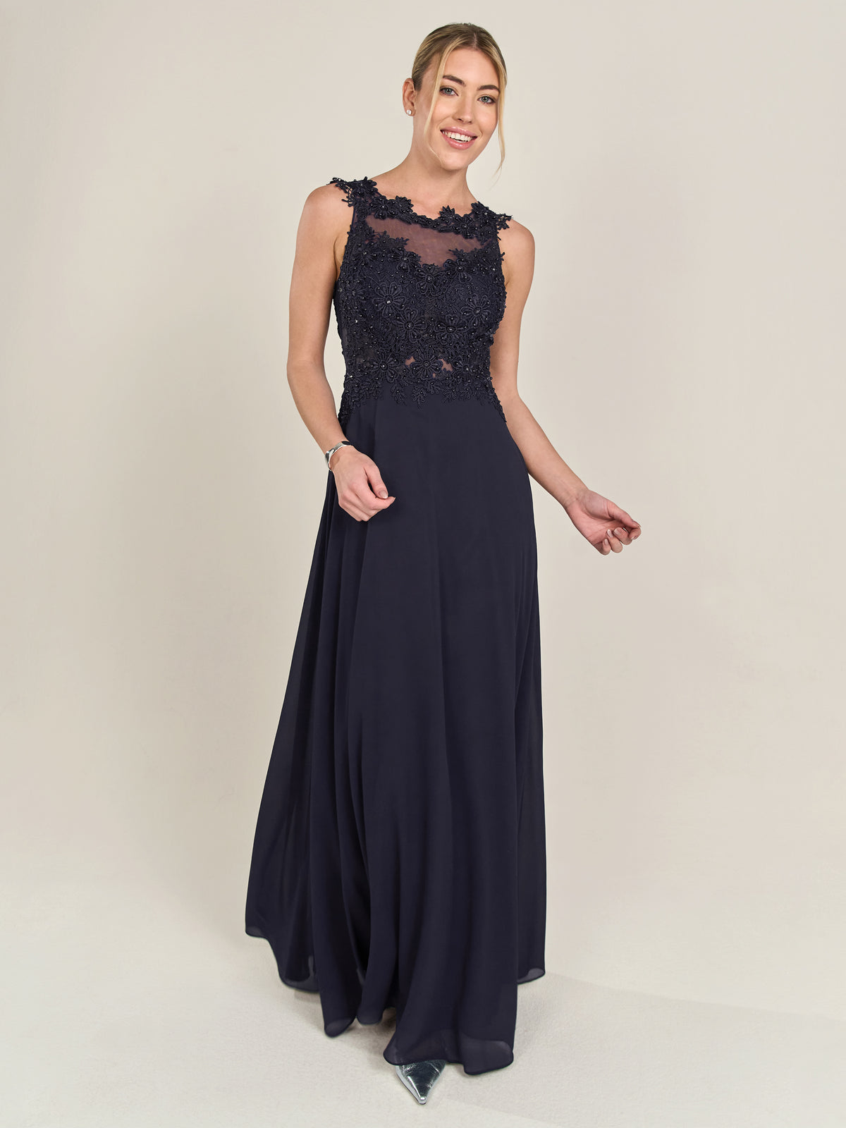 APART Abendkleid im Materialmix aus bestickter Spitze und Chiffon | nachtblau