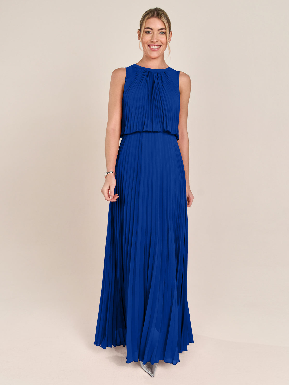 APART Abendkleid mit lose fallendem Sonnenplissee-Part bis zur Taille | royalblau