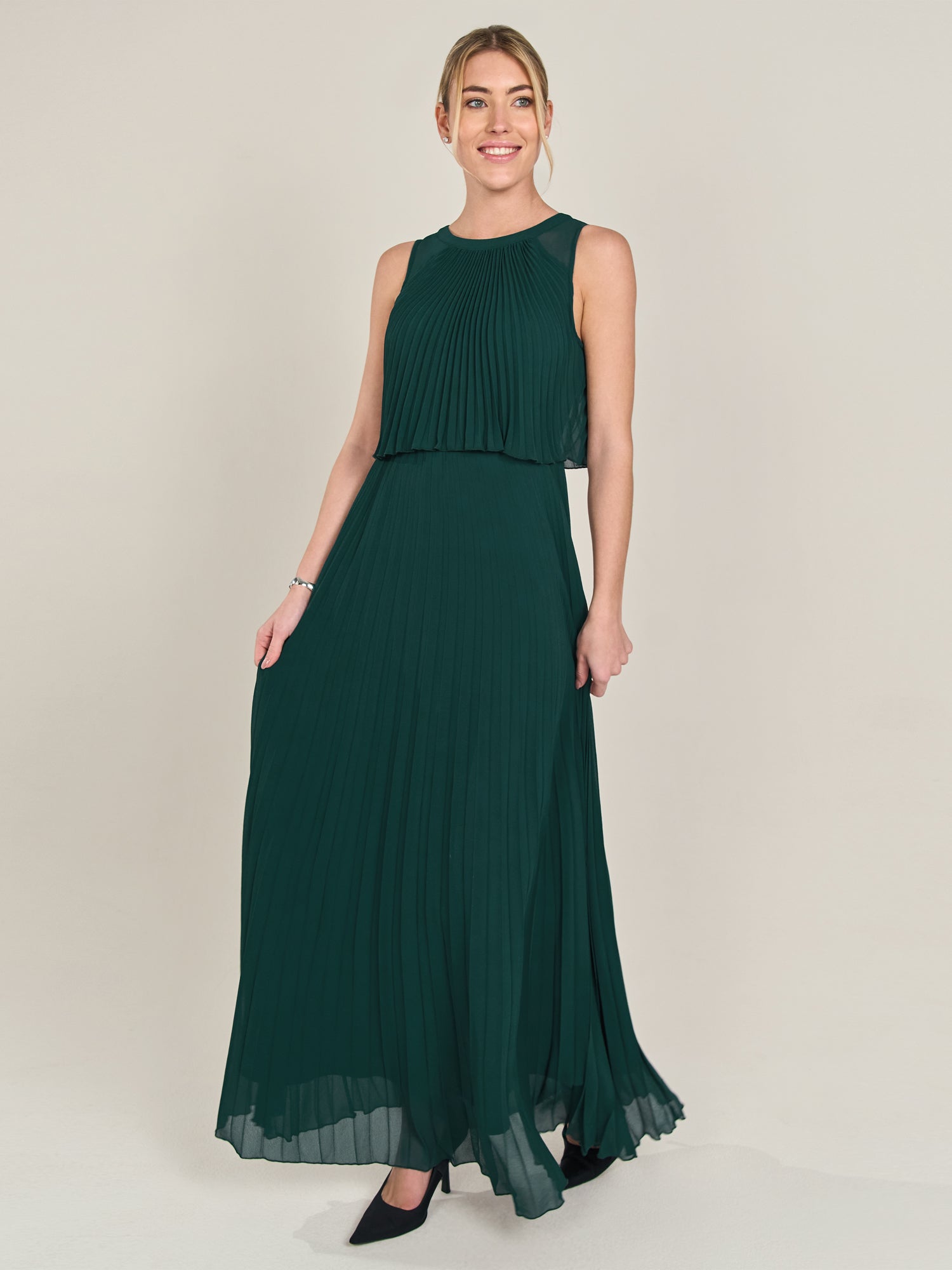 APART Abendkleid mit lose fallendem Sonnenplissee-Part bis zur Taille | emerald