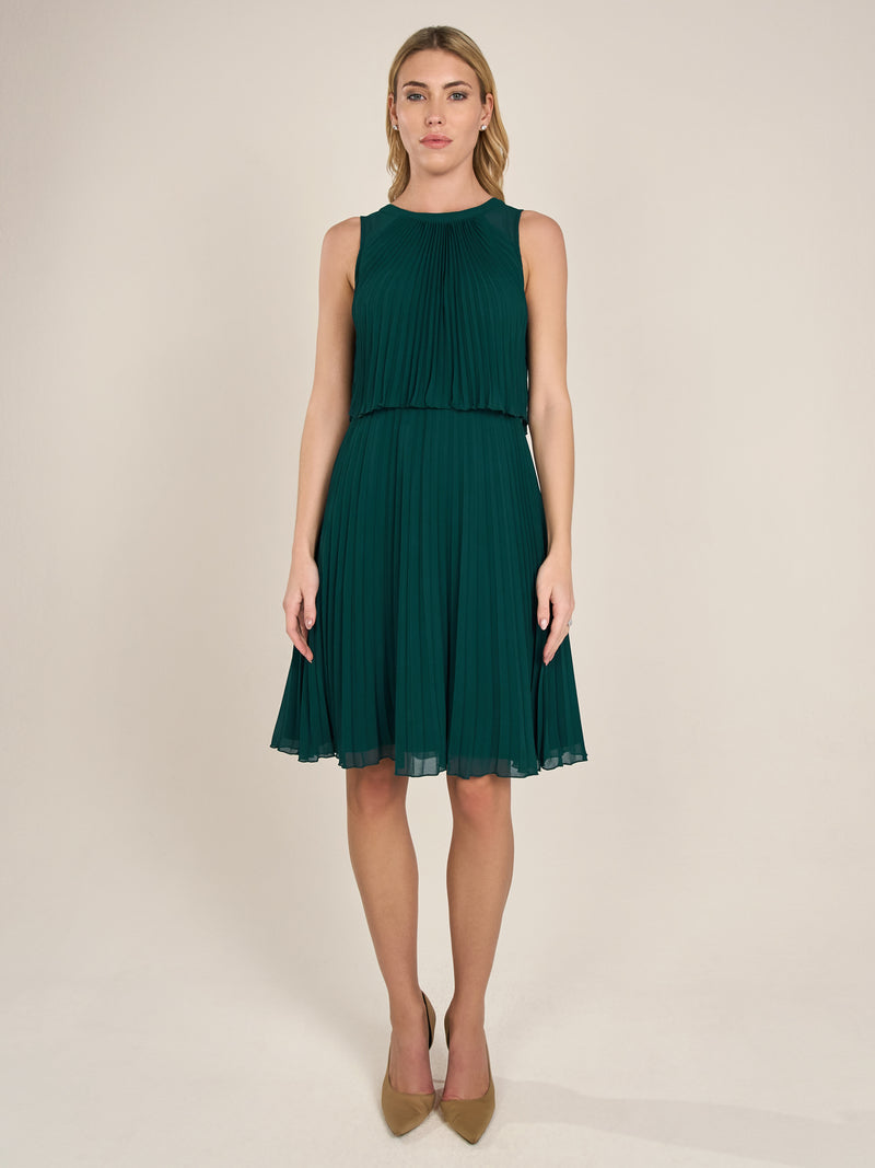 APART Cocktailkleid mit rundem Ausschnitt und schmalem , sichtbaren Halsring | emerald