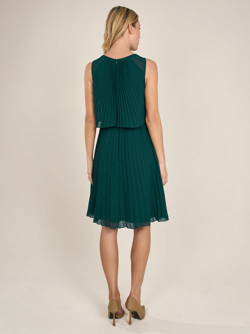 APART Cocktailkleid mit rundem Ausschnitt und schmalem , sichtbaren Halsring | emerald image 1