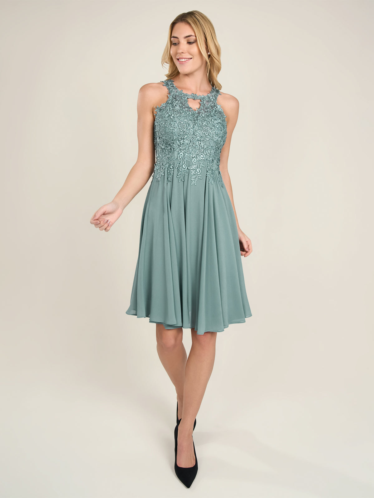 APART Cocktailkleid aus einer plastischen Spitze und Chiffon | jade