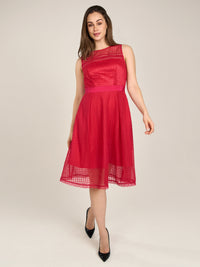 APART Spitzenkleid aus Mesh mit Lochspitzen-Stickerei | pink