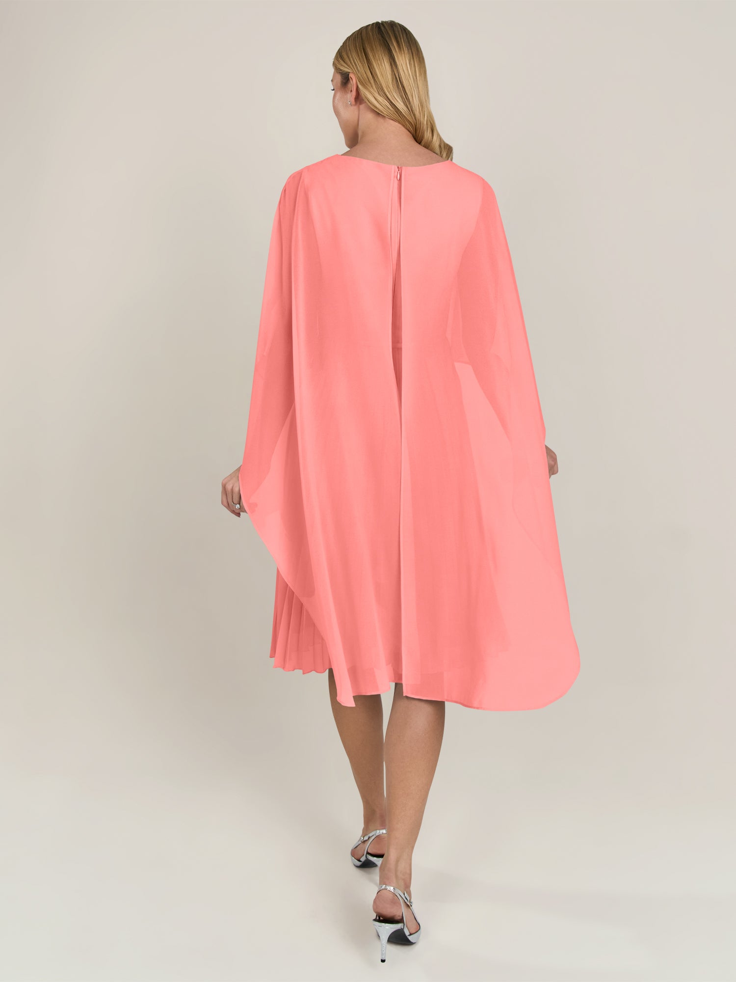 APART Cocktailkleid mit Chiffoncape und Plisseerock | koralle