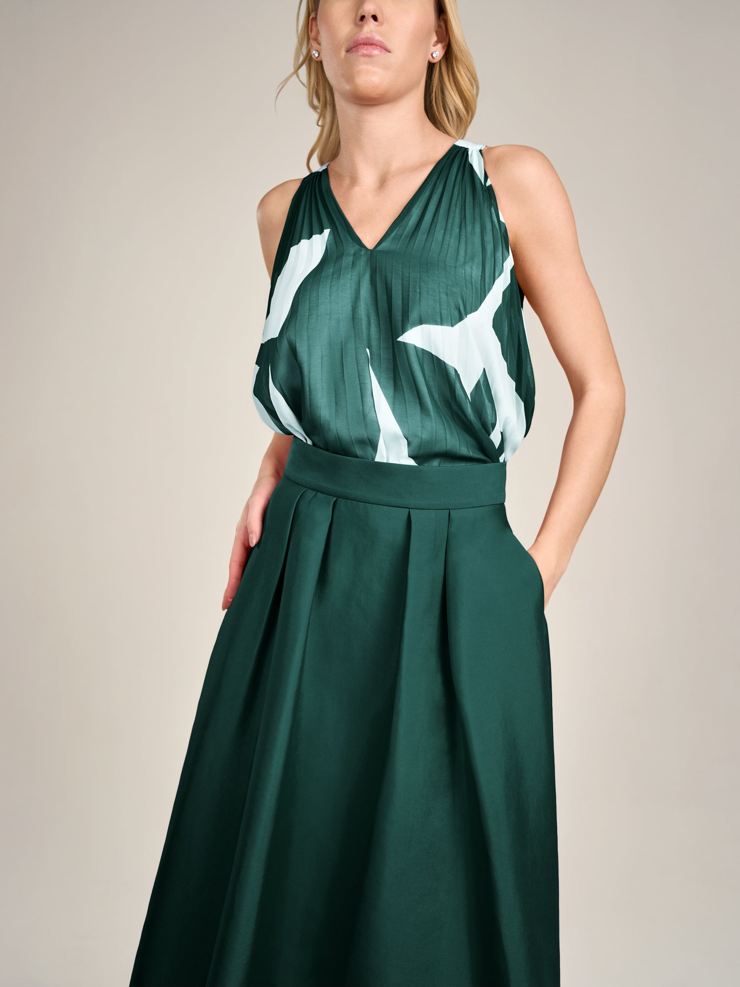 APART Satinrock aus mattschimmerndem Satin | emerald