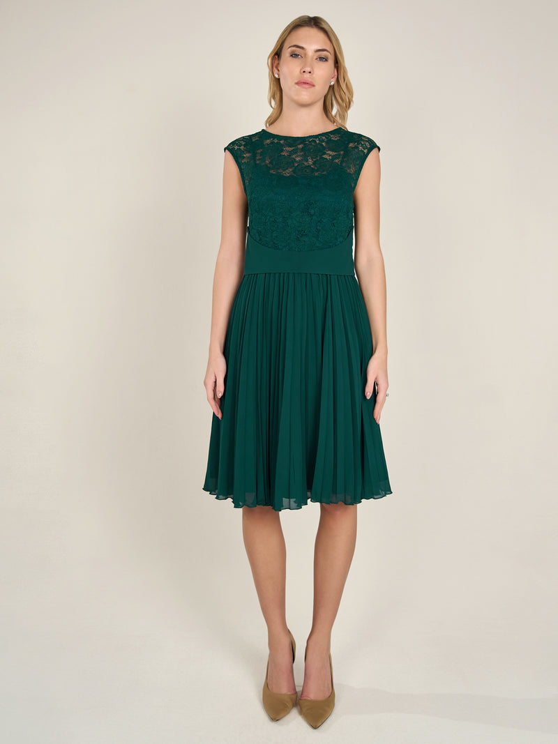 APART Cocktailkleid aus weicher Spitze und plissiertem Chiffon. | emerald